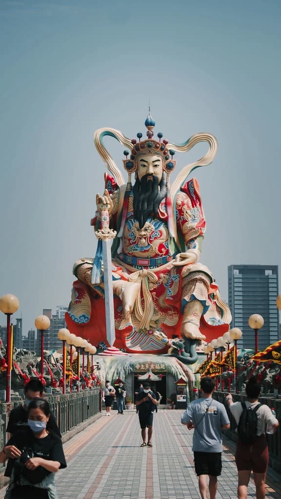 Taiwan Temple Statue